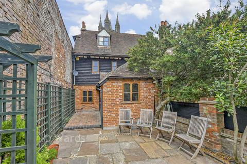 2 bedroom terraced house for sale, Churchyard, Ashford TN23