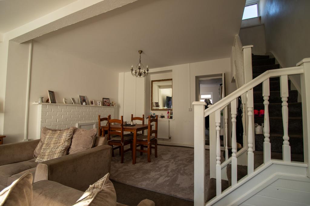 House in Treherbert, Treorchy - View 4
