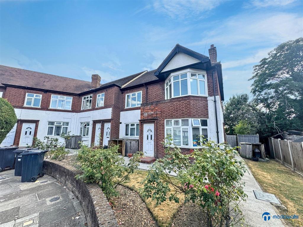 Apartment in Ilford - View 2