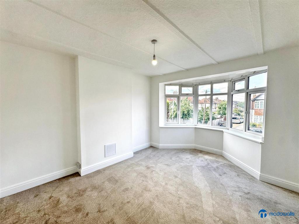 Apartment in Ilford - View 3