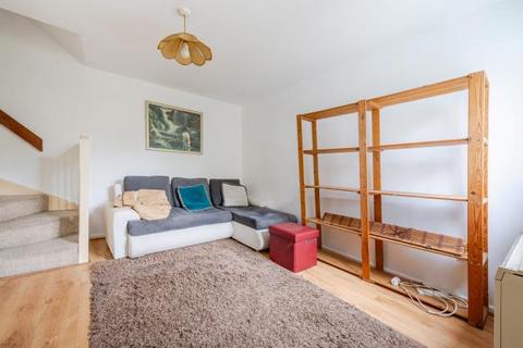 1 bedroom semi-detached house to rent, Avocet Way, Bicester, OX26