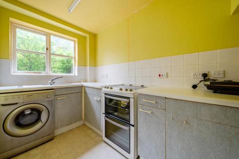 1 bedroom semi-detached house to rent, Avocet Way, Bicester, OX26