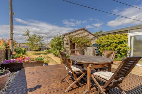 3 bedroom terraced house for sale, Greens Close, Hullavington, SN14