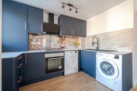 2 bedroom flat for sale, Craigbank Court, Hampshire PO14