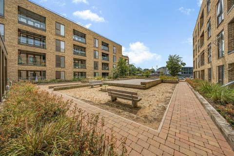 1 bedroom flat for sale, Somers House, 2 Spitfire Chase, Walton-On-Thames, Surrey, KT12