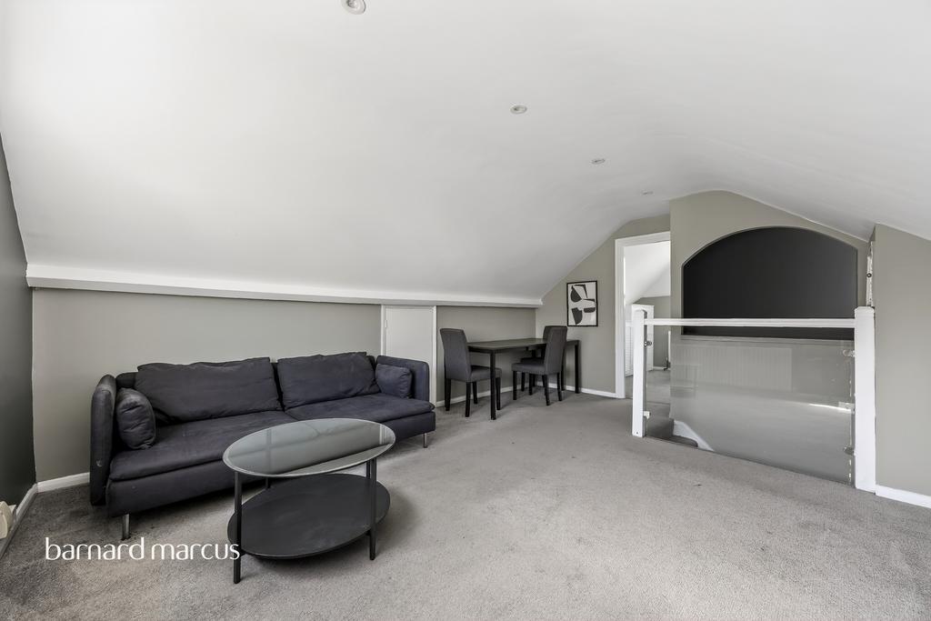 Apartment in SOUTH CROYDON - View 3