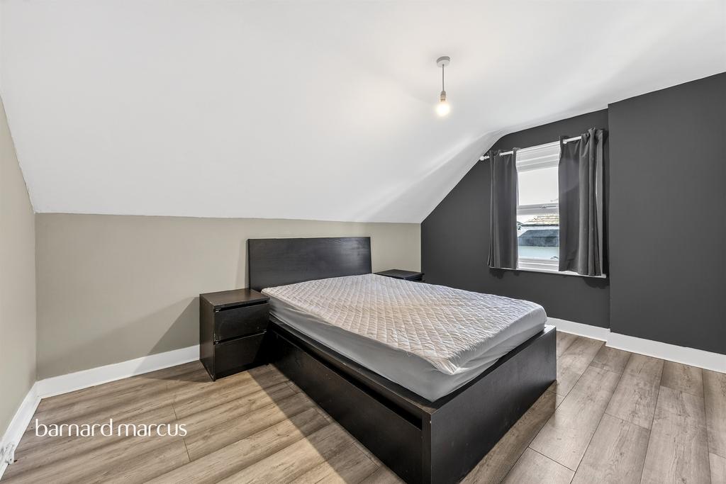 Apartment in SOUTH CROYDON - View 4