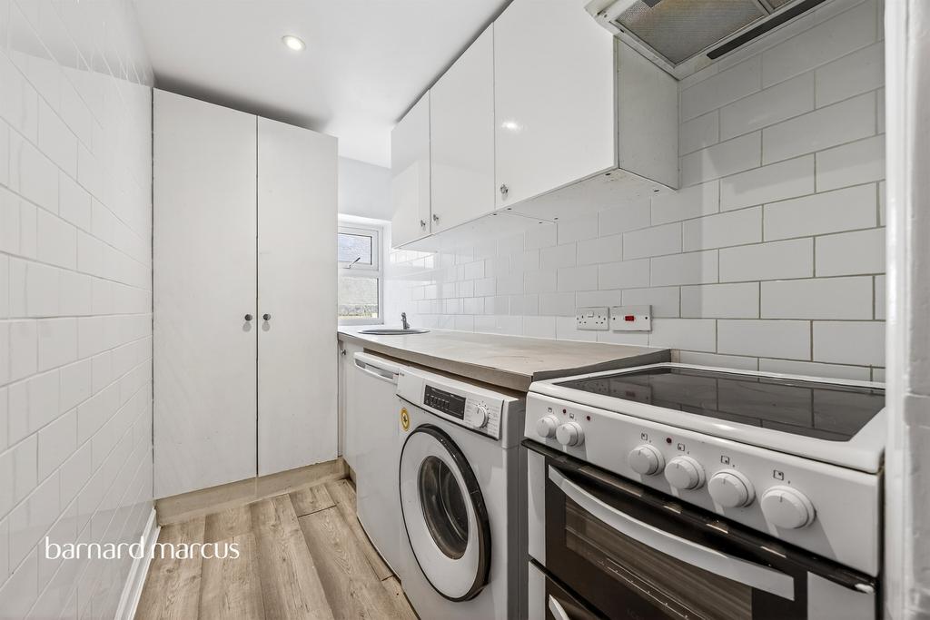 Apartment in SOUTH CROYDON - View 5