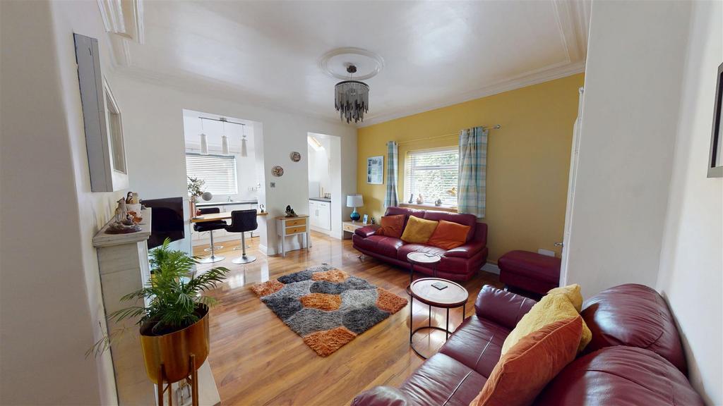 House in Brighouse - View 3