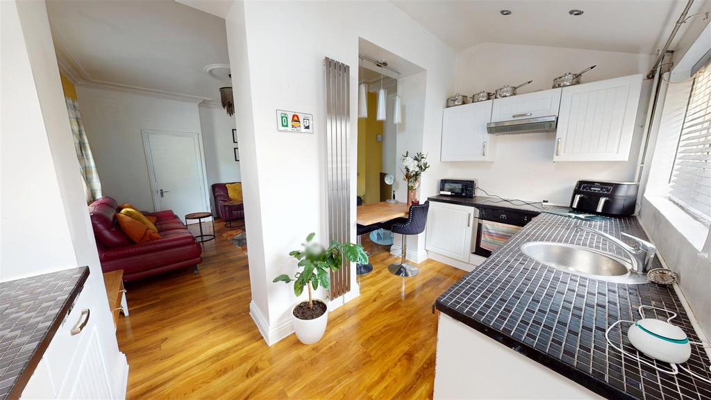 House in Brighouse - View 4