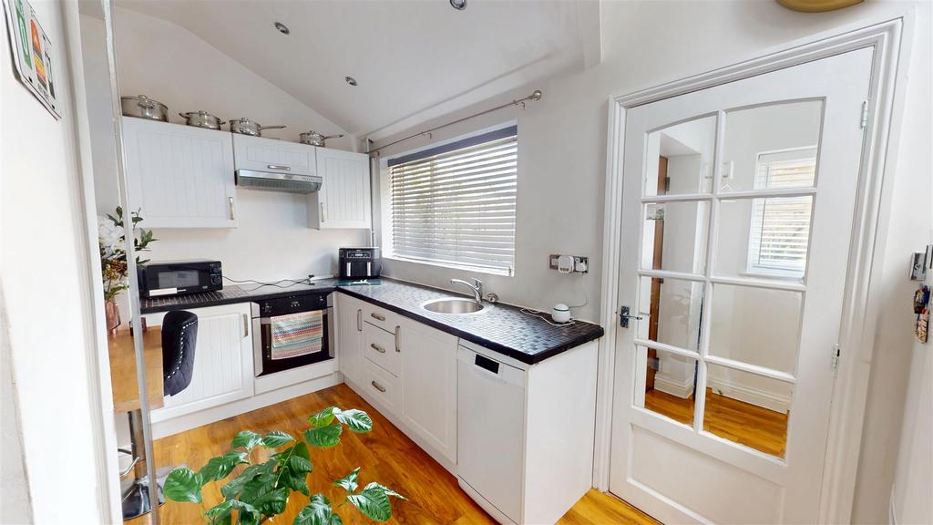 House in Brighouse - View 5