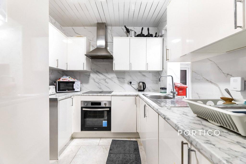 House in London - View 3