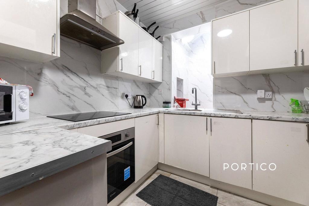 House in London - View 5