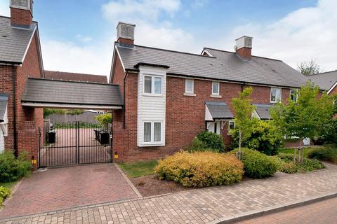2 bedroom semi-detached house to rent, 26 Queen StreetKings Hill