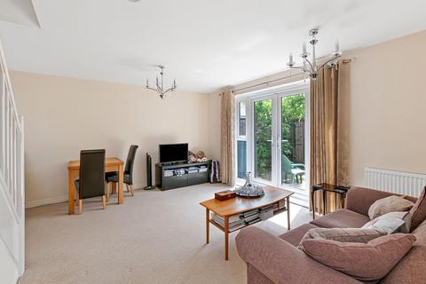 2 bedroom semi-detached house to rent, 26 Queen StreetKings Hill
