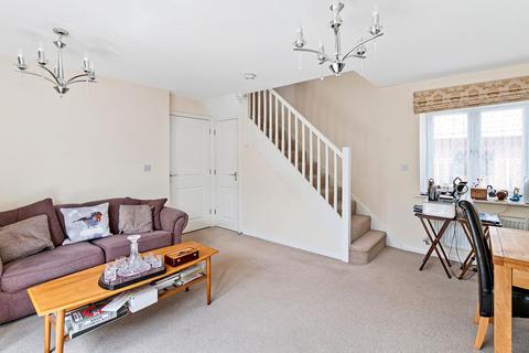 2 bedroom semi-detached house to rent, 26 Queen StreetKings Hill