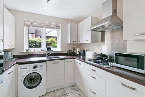2 bedroom semi-detached house to rent, 26 Queen StreetKings Hill