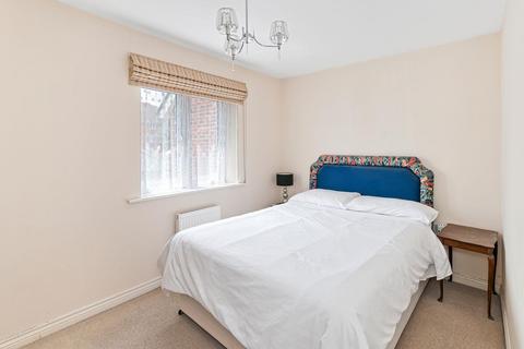 2 bedroom semi-detached house to rent, 26 Queen StreetKings Hill