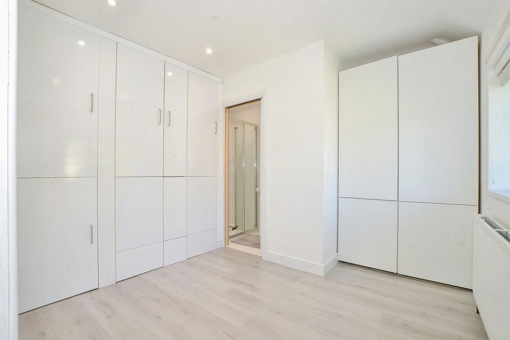 Walk-in wardrobe