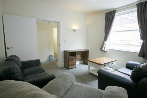 2 bedroom flat to rent, 2-Bed Flat To Let on Frenchwood Street, Preston