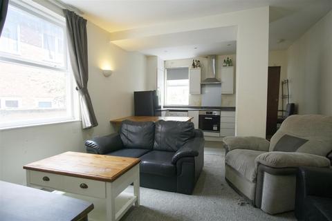 2 bedroom flat to rent, 2-Bed Flat To Let on Frenchwood Street, Preston