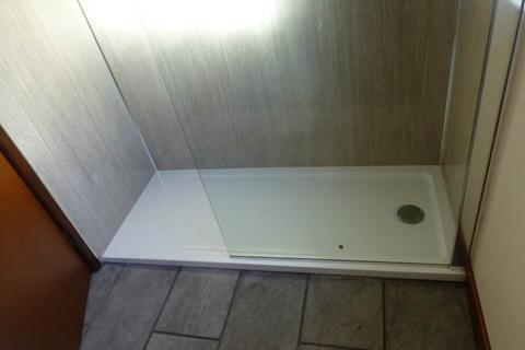 2 bedroom flat to rent, Carmarthen, Carmarthenshire,