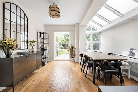 4 bedroom house for sale, Tilt Road, Cobham, Surrey, KT11