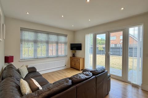 4 bedroom detached house to rent, Linett Close, Kingsteignton