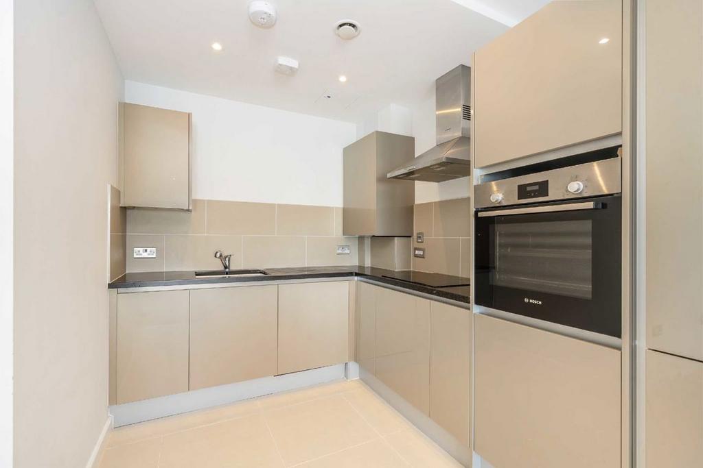 Apartment in London, Grove Park - View 3
