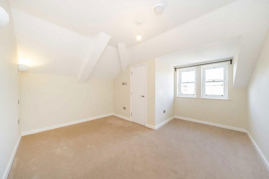 Apartment in London, Grove Park - View 4