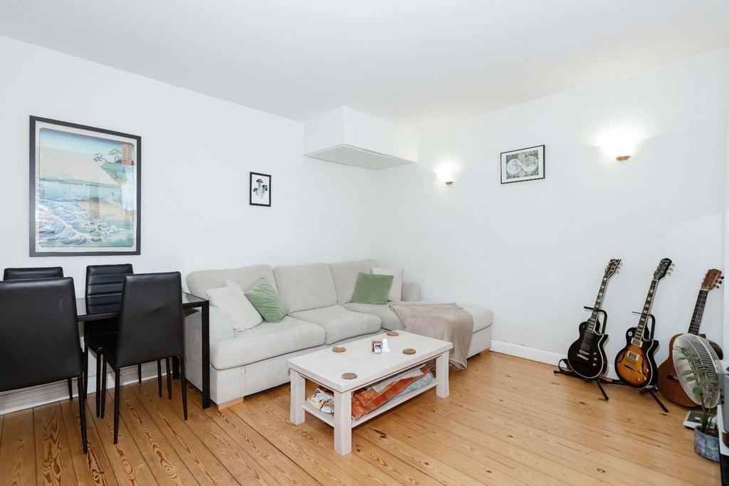 Apartment in Hove, Brighton and Hove - View 3