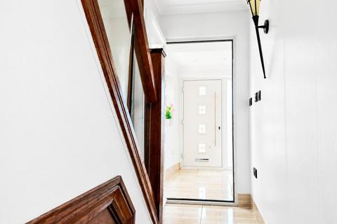 4 bedroom semi-detached house for sale, HAYES UB3