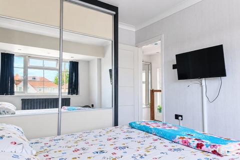 4 bedroom semi-detached house for sale, HAYES UB3