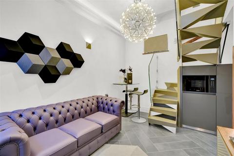 1 bedroom house to rent, 20 Britten StreetChelseaLondon