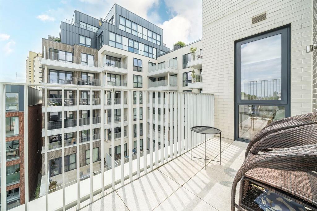 Apartment in London - View 4