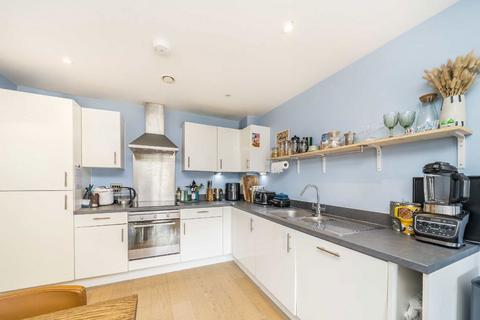 1 bedroom flat to rent, Singer Mews, London SW4