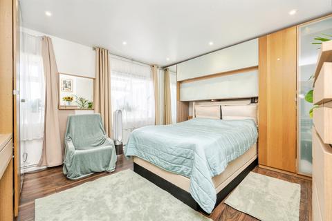 1 bedroom maisonette for sale, Kenilworth Gardens, Watford