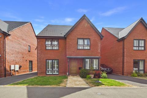 4 bedroom detached house for sale, Porter Close, Longlevens, Gloucester, Gloucestershire, GL2