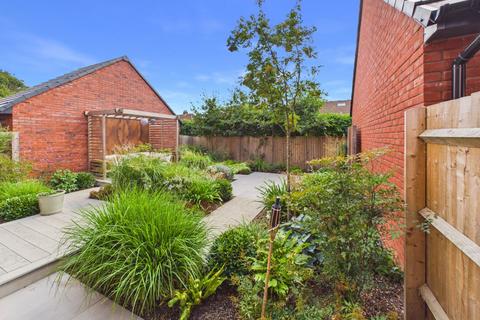 4 bedroom detached house for sale, Porter Close, Longlevens, Gloucester, Gloucestershire, GL2