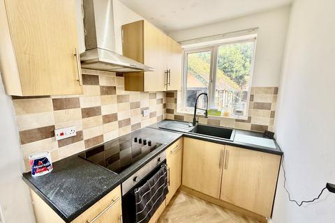 3 bedroom house to rent, Lilac Crescent, Nottingham, NG9
