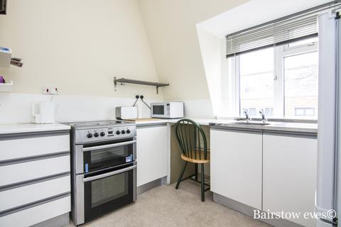 1 bedroom apartment to rent, Station Lane, Hornchurch, RM12