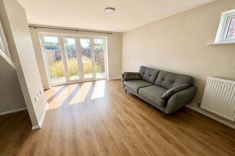 3 bedroom semi-detached house to rent, Alderman Close, Nottingham, NG9