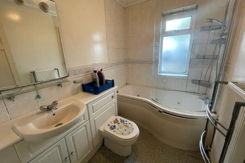 3 bedroom semi-detached house to rent, Wragby Road, Lincoln, LN2