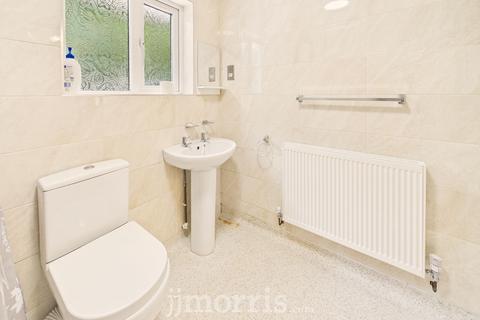 2 bedroom detached bungalow for sale, Oakwood Grove, Haverfordwest, SA61