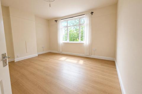 2 bedroom flat to rent, London Road, Isleworth TW7