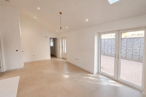 2 bedroom detached bungalow for sale, St. Johns Road, Farnborough GU14