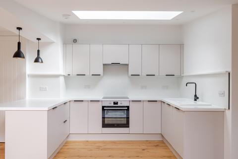 2 bedroom house to rent, Warminster Road Bath BA2