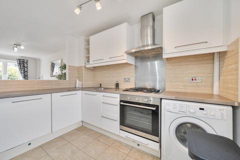 2 bedroom house to rent, Francis Close, London, E14
