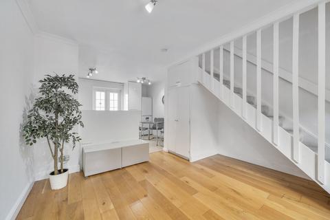 2 bedroom house to rent, Francis Close, London, E14