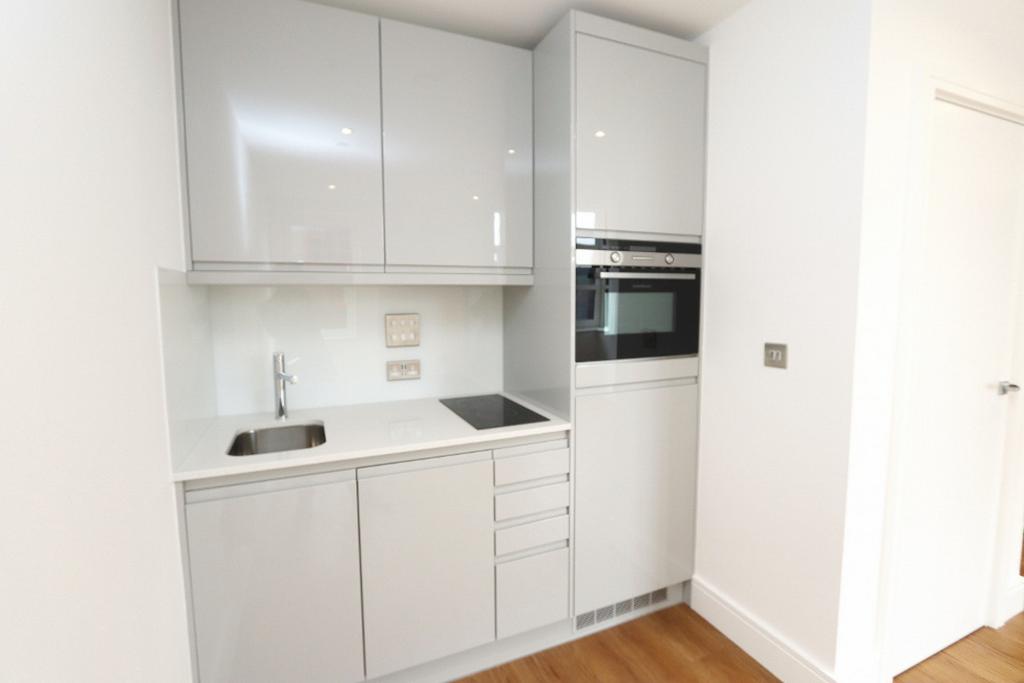 Apartment in Essex - View 3